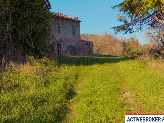 Rustico in vendita a Sala, Marche