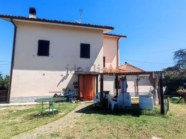 Rustico in vendita a Colli al Metauro, Marche
