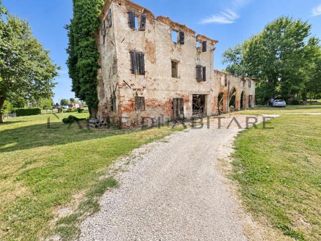 Rustico in vendita a Villaggio dei Fiori, Spinea