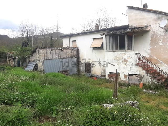 Rustico in vendita a Fermignano, Pesaro e Urbino