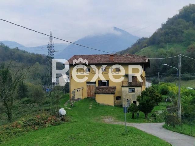 Rustico in vendita a Castro, Lombardia