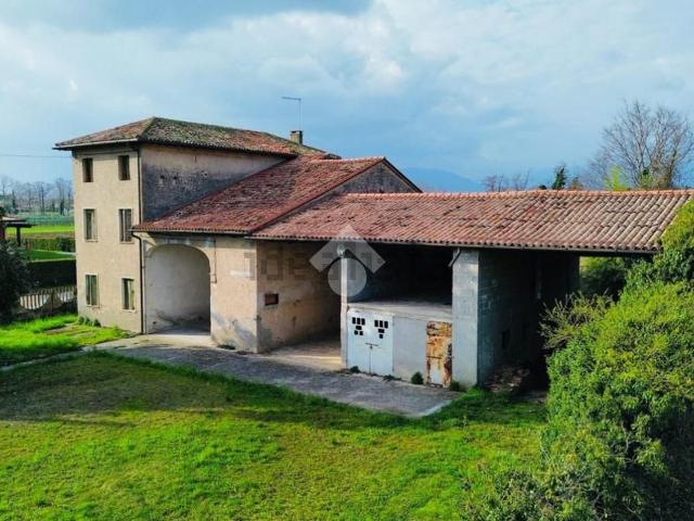 Rustico in vendita a Rossano Veneto, Veneto