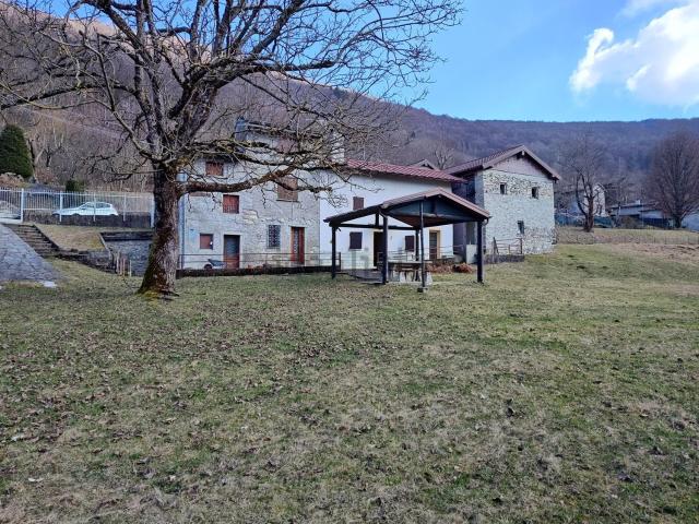 Rustico in vendita a Vesbio, Schignano