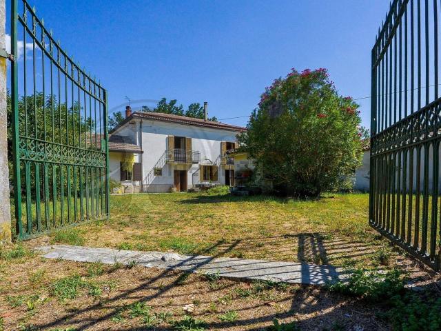Rustico in vendita a Pignataro Interamna, Lazio