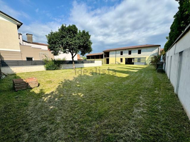 Rustico in vendita a Roccafranca, Lombardia