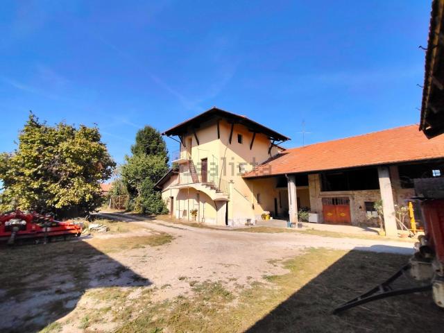Rustico in vendita a Roata Canale, Piemonte