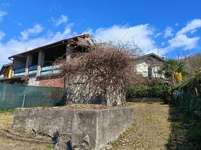 Rustico in vendita a Cardana, Besozzo