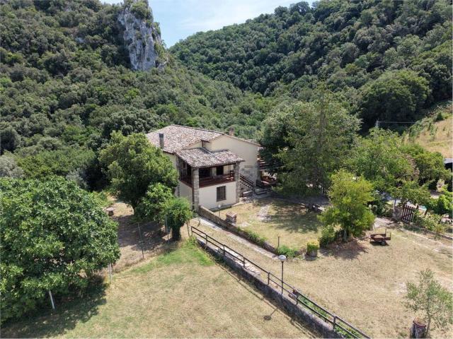 Rustico in vendita a San Rocco, Montecchio