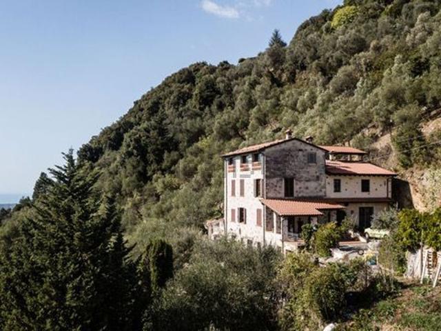 Rustico in vendita a Camaiore, Toscana