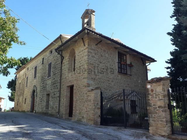 Rustico in vendita a Strada, Marche