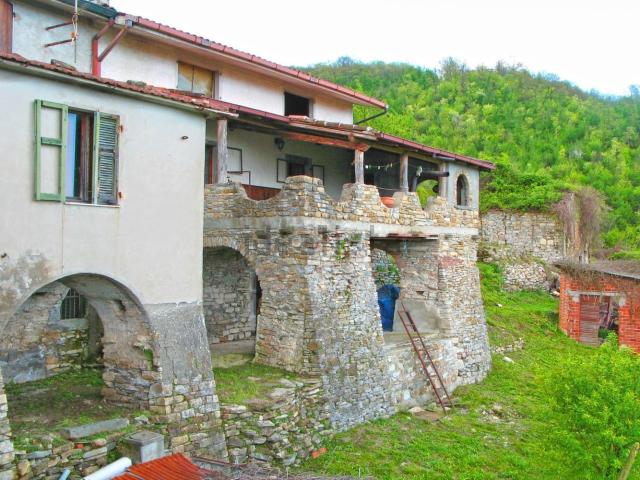Rustico in vendita a Unione di comuni Montana Lunigiana, Filattiera