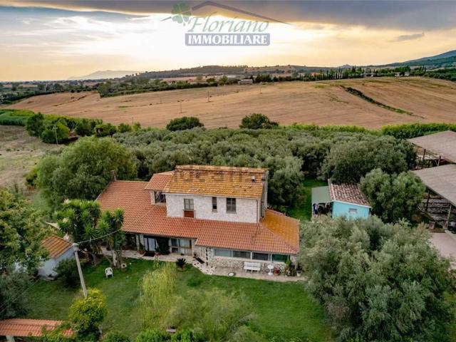 Rustico in vendita a Montalto Di Castro, Lazio