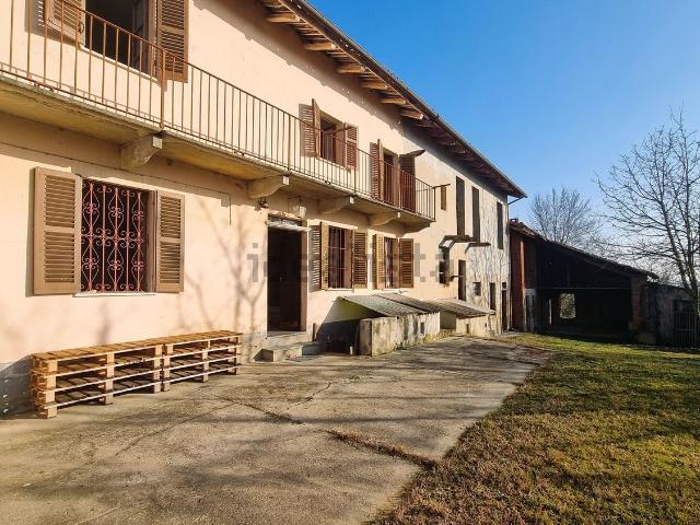 Rustico in vendita a Montemarzo, Piemonte