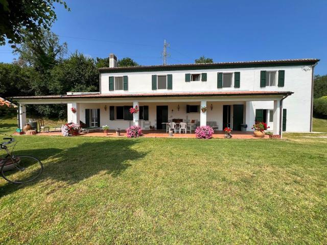 Rustico in vendita a Cerreto, Pesaro