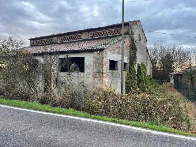 Rustico in vendita a Badia Polesine, Veneto
