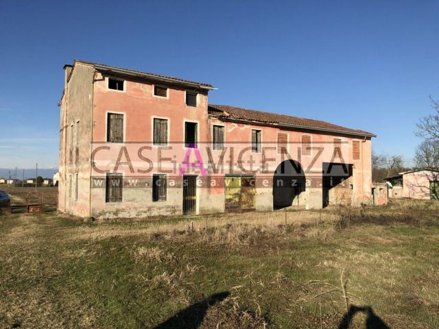 Rustico in vendita a Santa Maria di Camisano, Camisano Vicentino