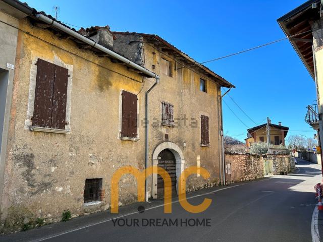 Rustico in vendita a Casaglio, Gussago