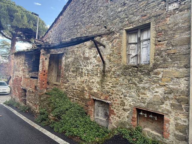 Rustico in vendita a Civitella in Val di Chiana, Viciomaggio