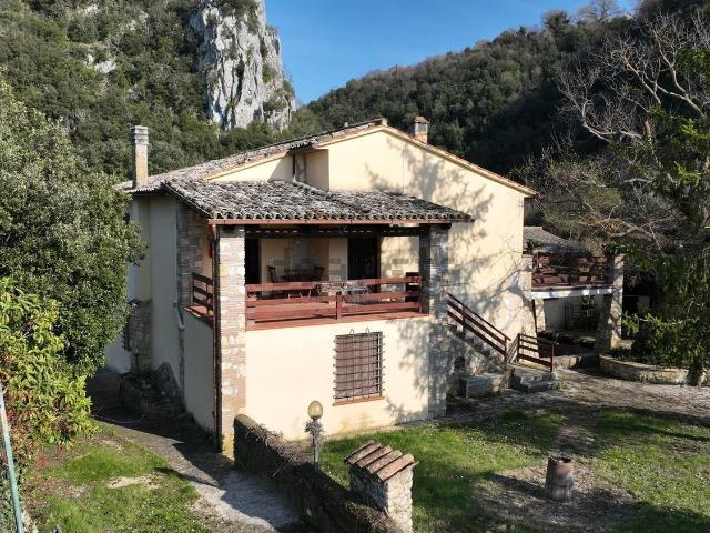 Rustico in vendita a Montecchio, Umbria