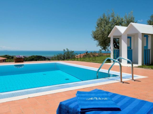 Rustico in vendita a Massarosa, Toscana