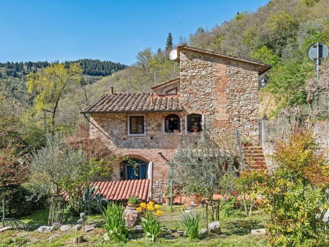 Rustico in vendita a Calenzano, Toscana
