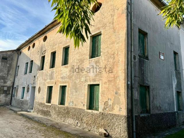 Rustico in vendita a Crespano Del Grappa, Veneto