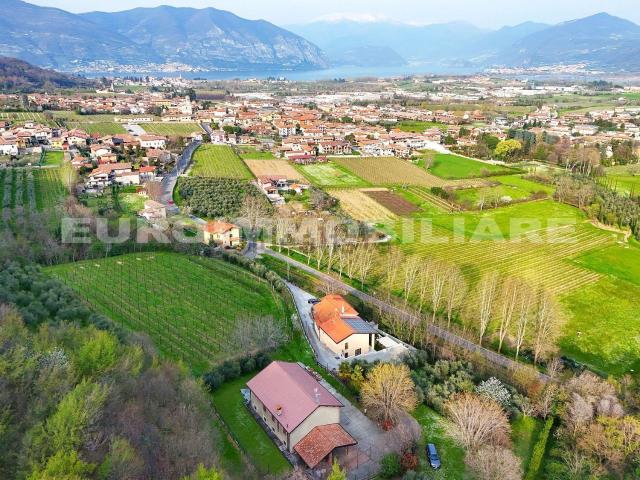 Rustico in vendita a Corte Franca, Lombardia