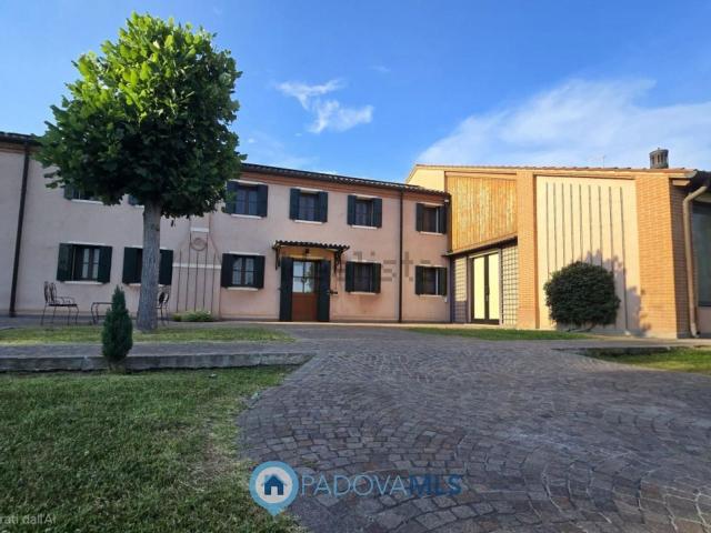 Rustico in vendita a Este, Padova