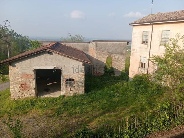 Rustico in vendita a Piozzano, Reggio Emilia