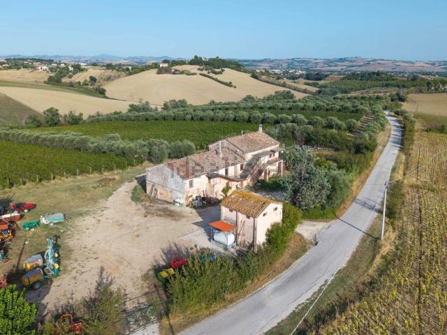 Rustico in vendita a Jesi, Ancona