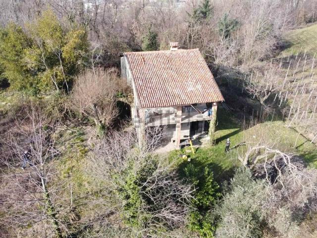 Rustico in vendita a Ambivere, Lombardia