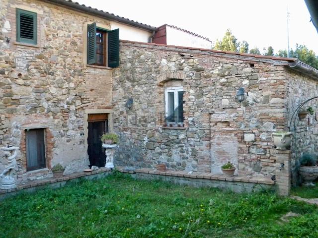 Rustico in vendita a Orciano Pisano, Toscana