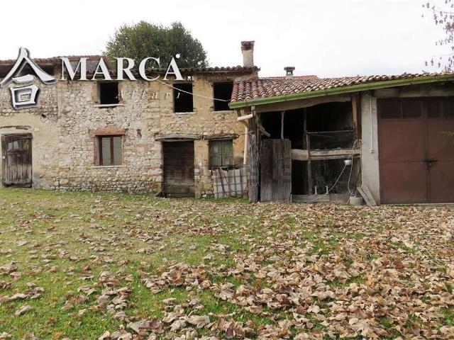 Rustico in vendita a Crespano Del Grappa, Veneto