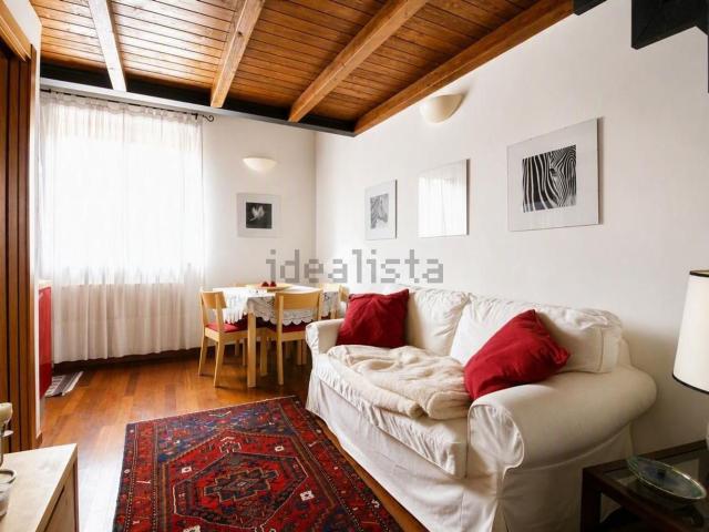 Rustico in vendita a Carnate, Lombardia