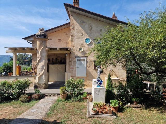 Rustico in vendita a Vado, Camaiore