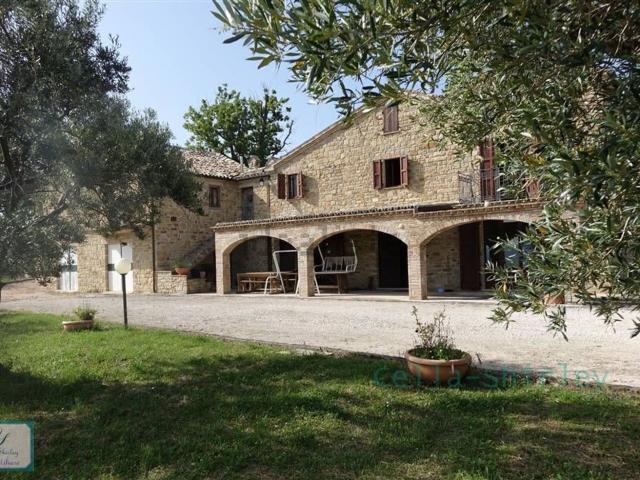 Rustico in vendita a Pitino, Marche
