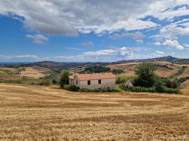Rustico in vendita a Atri, Abruzzo
