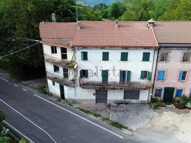 Rustico in vendita a Selva Di Progno, Veneto