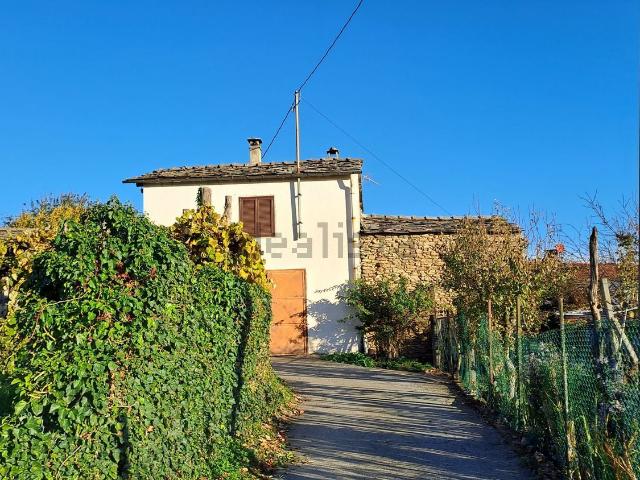 Rustico in vendita a Torriana, Piemonte