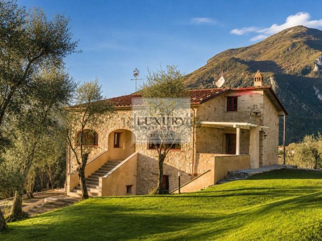 Rustico in vendita a Vado, Camaiore