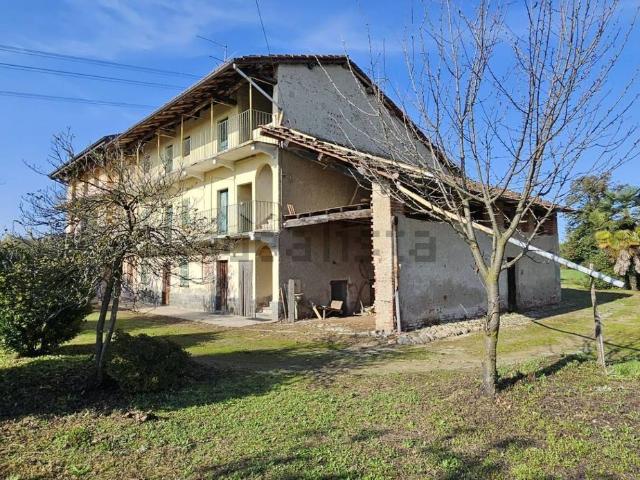Rustico in vendita a Loreto, Oleggio
