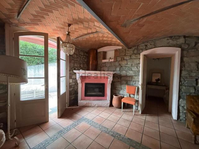 Rustico in vendita a Unione dei comuni del Distretto Ceramico, Sassuolo