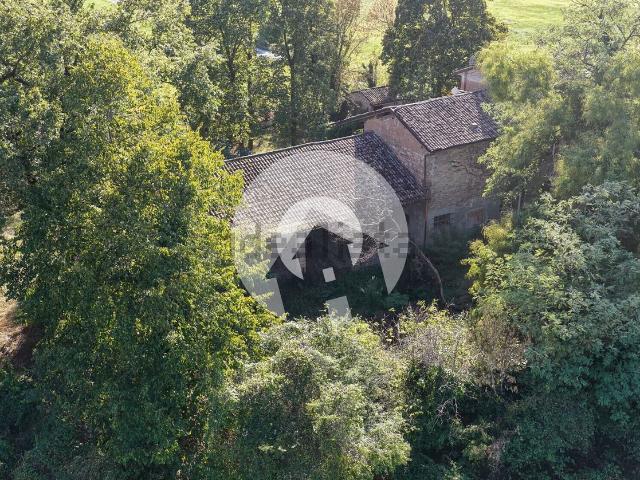 Rustico in vendita a La Fossa, Bibbiano