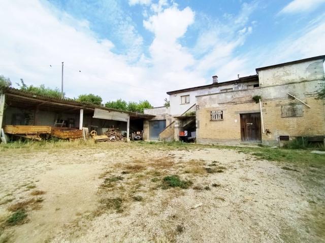 Rustico in vendita a Monteprandone, Ascoli Piceno