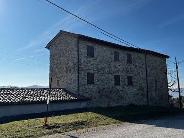 Rustico in vendita a Gualdo Tadino, Umbria