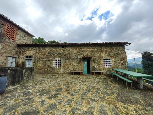 Rustico in vendita a Cantagallo, Toscana