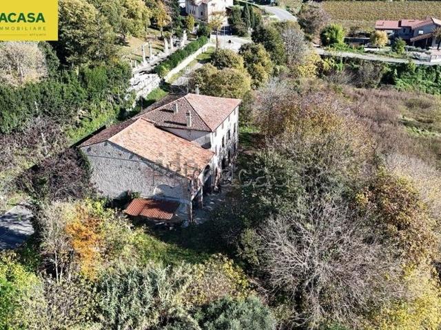 Rustico in vendita a Lavagno, Vago