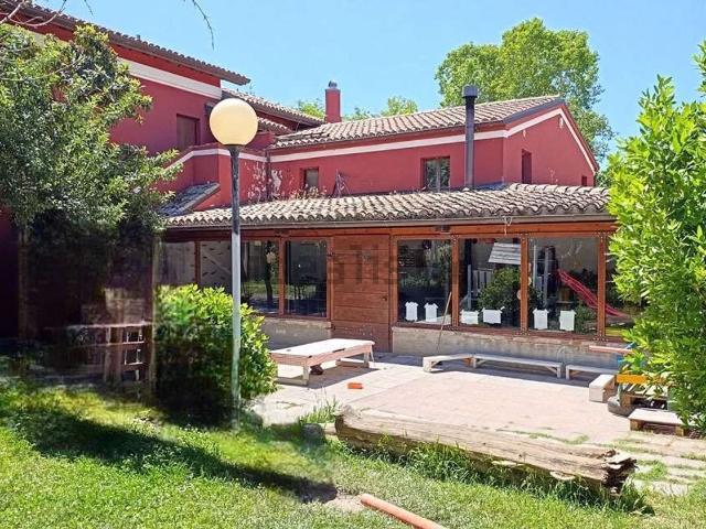 Rustico in vendita a Trecastelli, Marche
