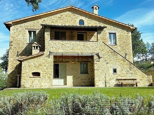 Rustico in vendita a Gubbio, Umbria