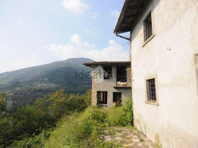 Rustico in vendita a Adrara San Martino, Lombardia